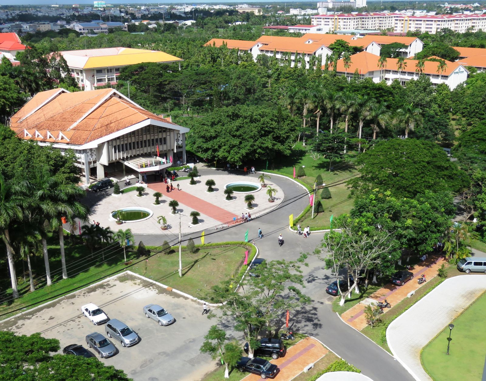 cơ sở vật chất hiện đại của trường