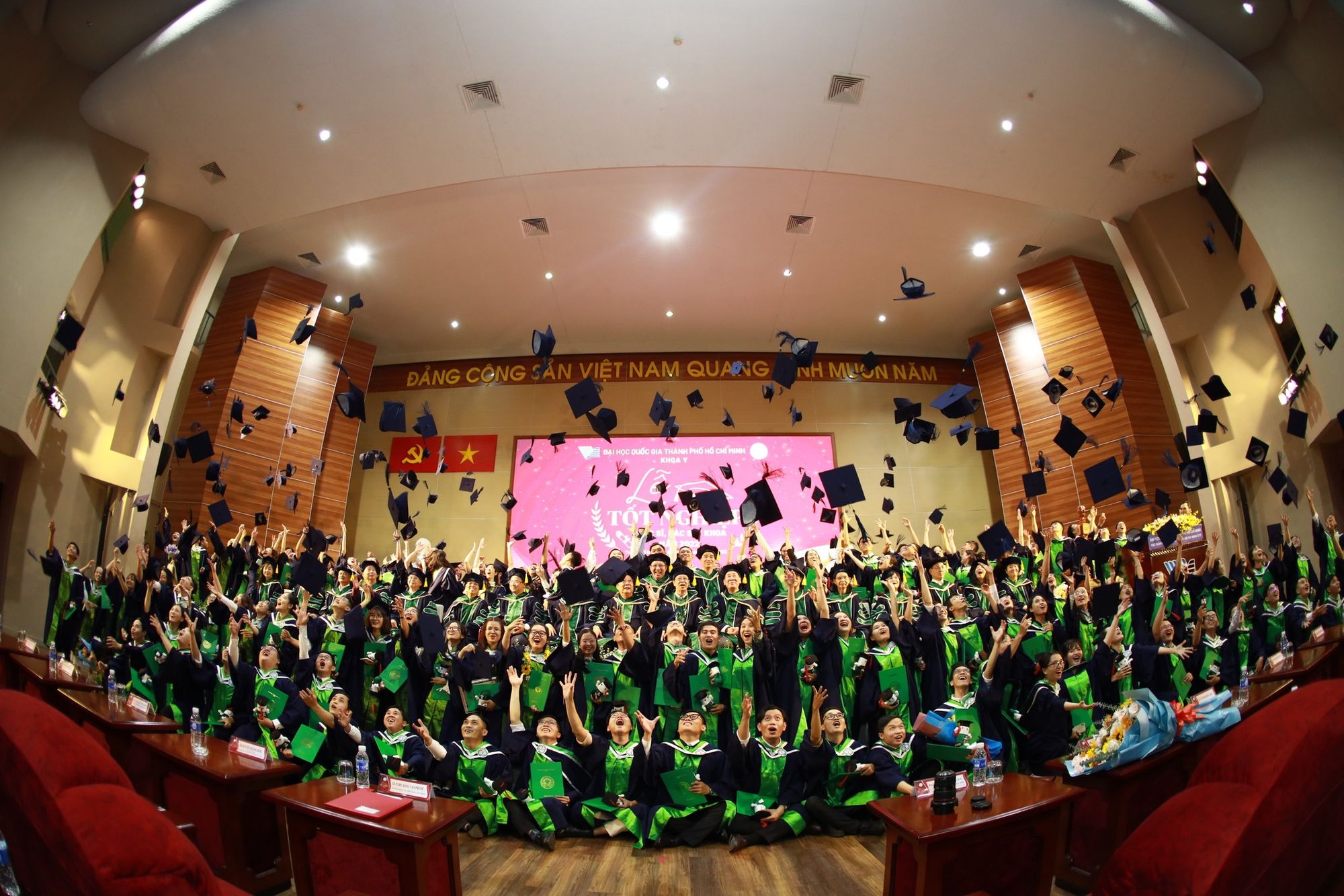 lễ tốt nghiệp của sinh vi&ecirc;n