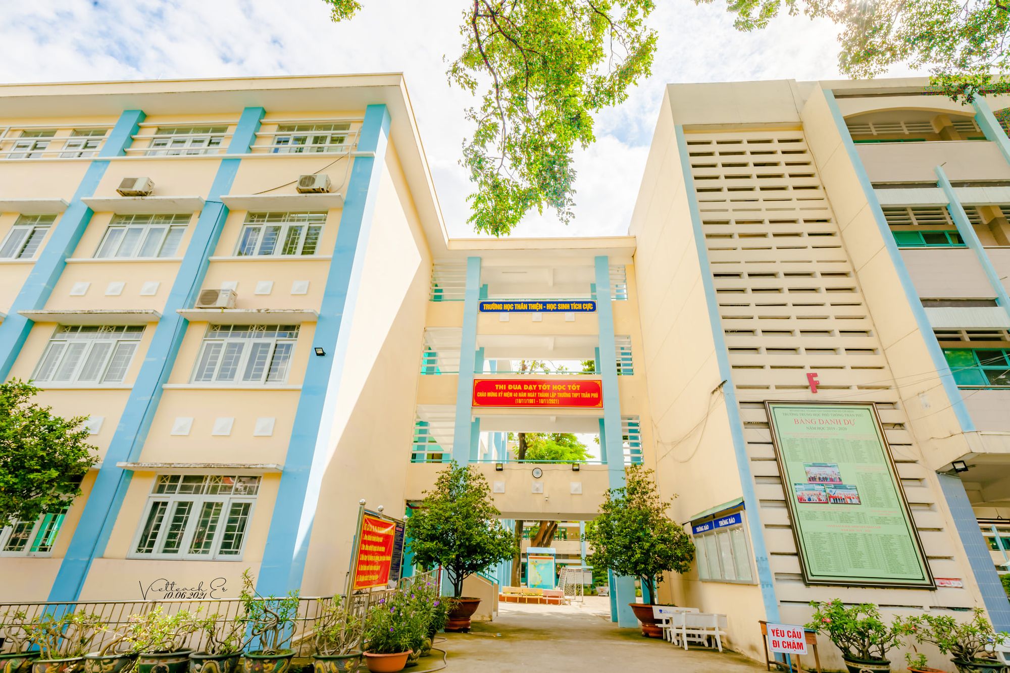 c&aacute;c to&agrave; nh&agrave; của trường