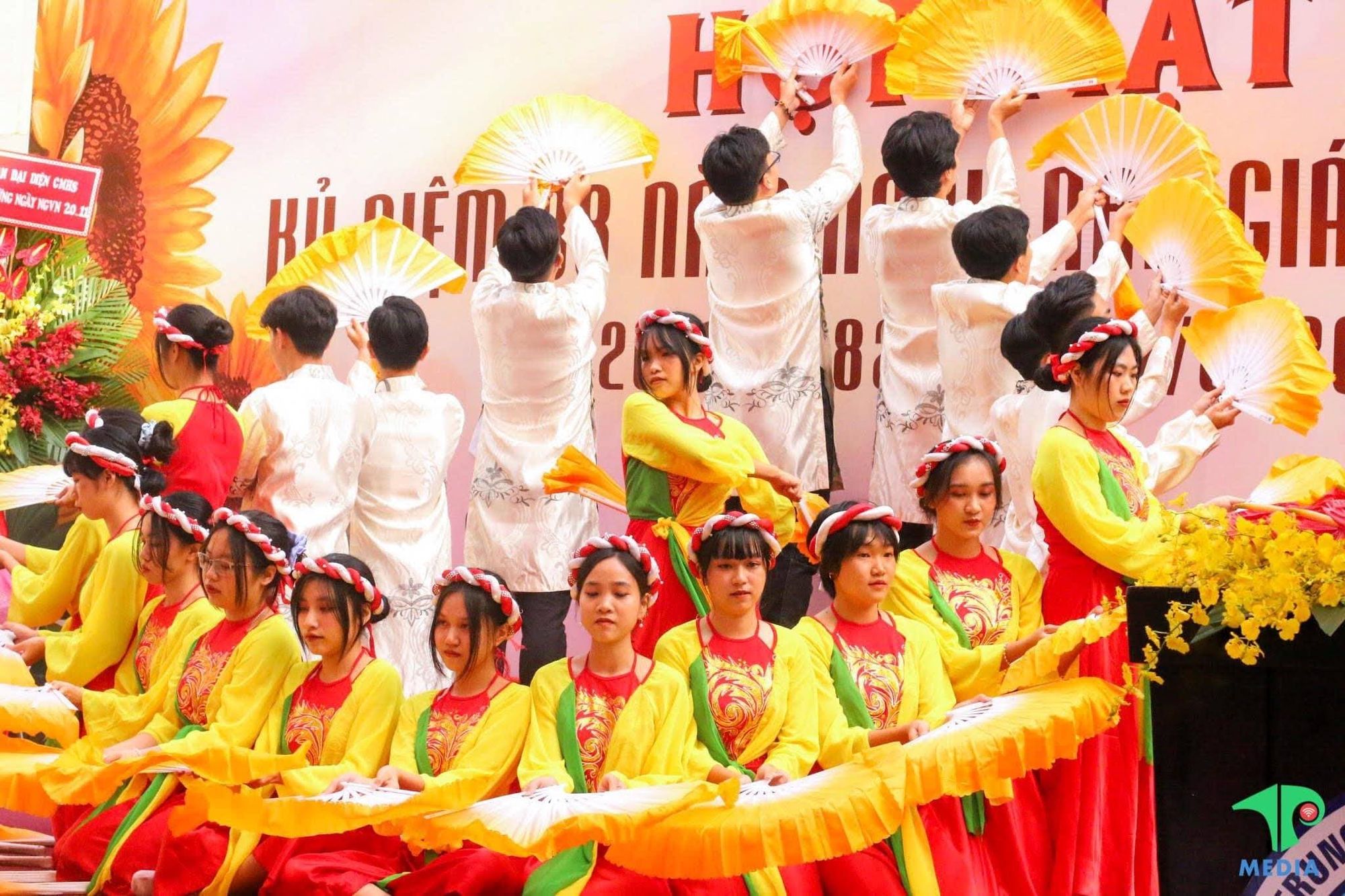 c&aacute;c hoạt động ngoại kho&aacute; của trường