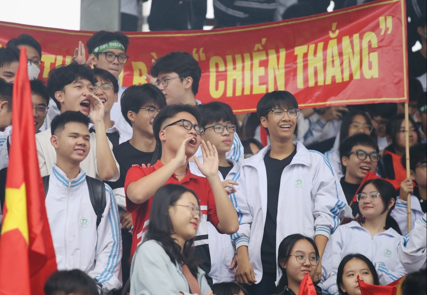 Th&agrave;nh t&iacute;ch trường Thạch B&agrave;n