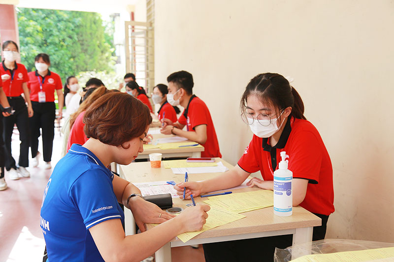 sinh vi&ecirc;n đại học y h&agrave; nội