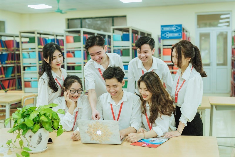 sinh vi&ecirc;n ĐHSP