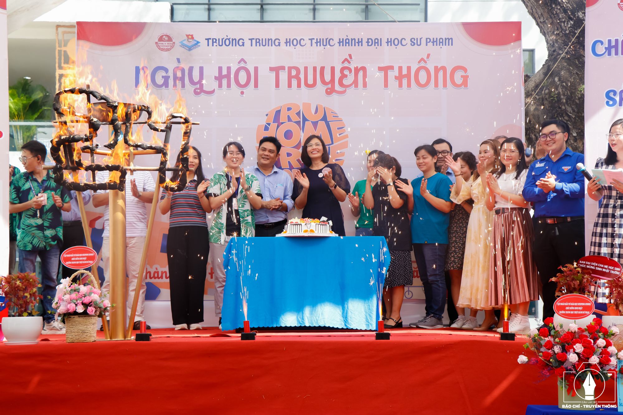 kỉ niệm ng&agrave;y th&agrave;nh lập trường