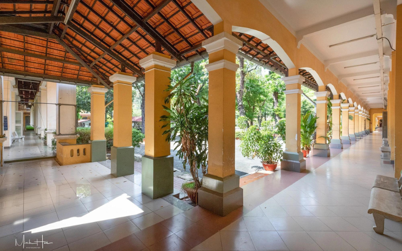 h&agrave;nh lang theo kiến tr&uacute;c Ph&aacute;p