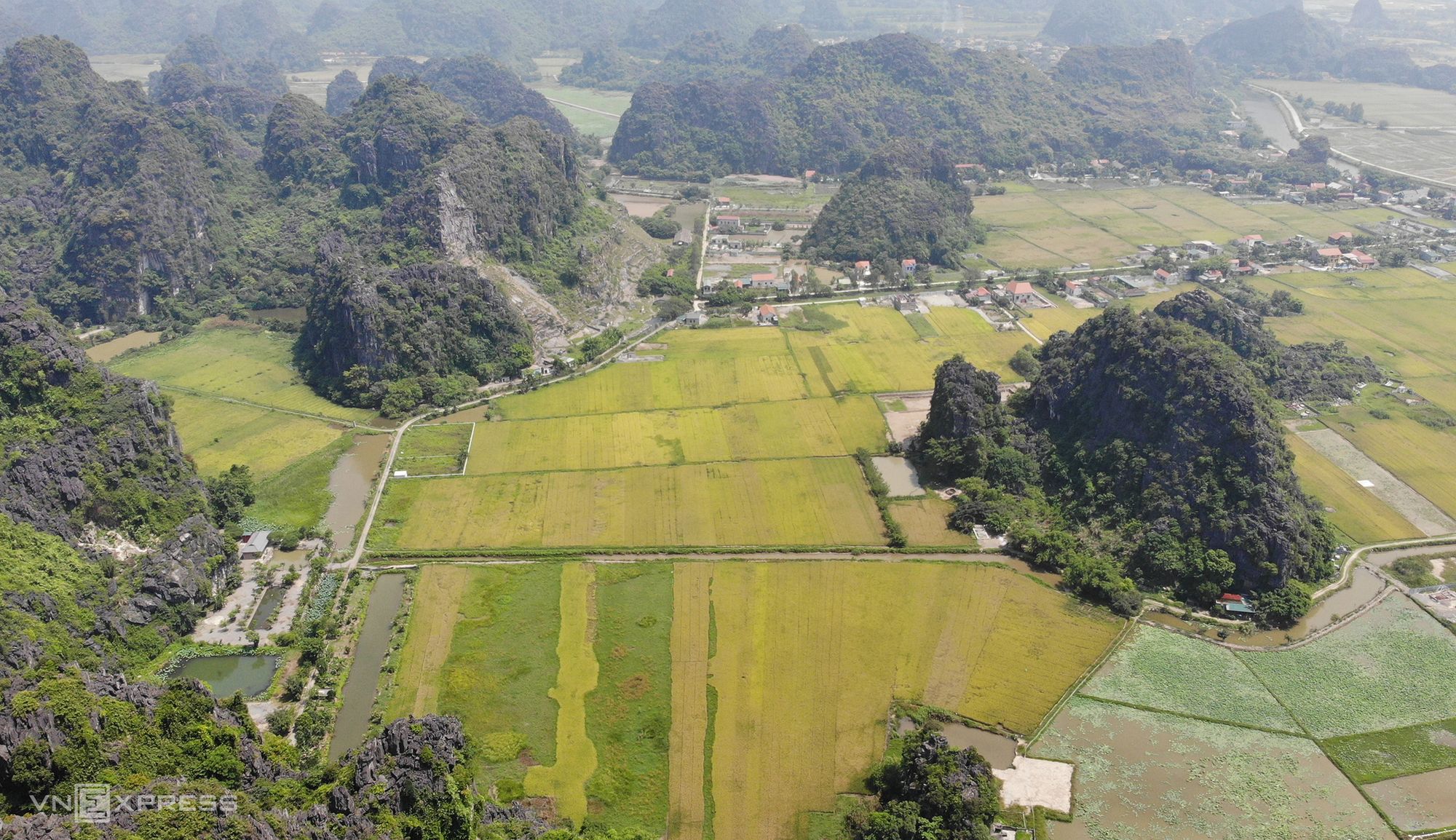 Quanh v&ugrave;ng Tam Cốc - B&iacute;ch Động