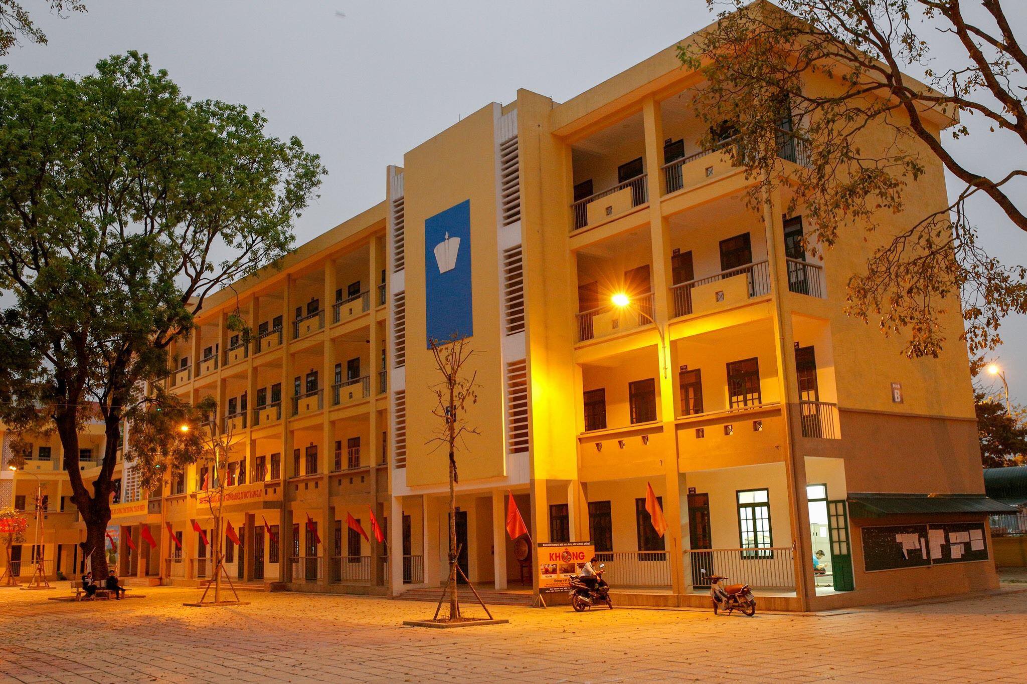 T&ograve;a nh&agrave; dạy học THPT Li&ecirc;n H&agrave;