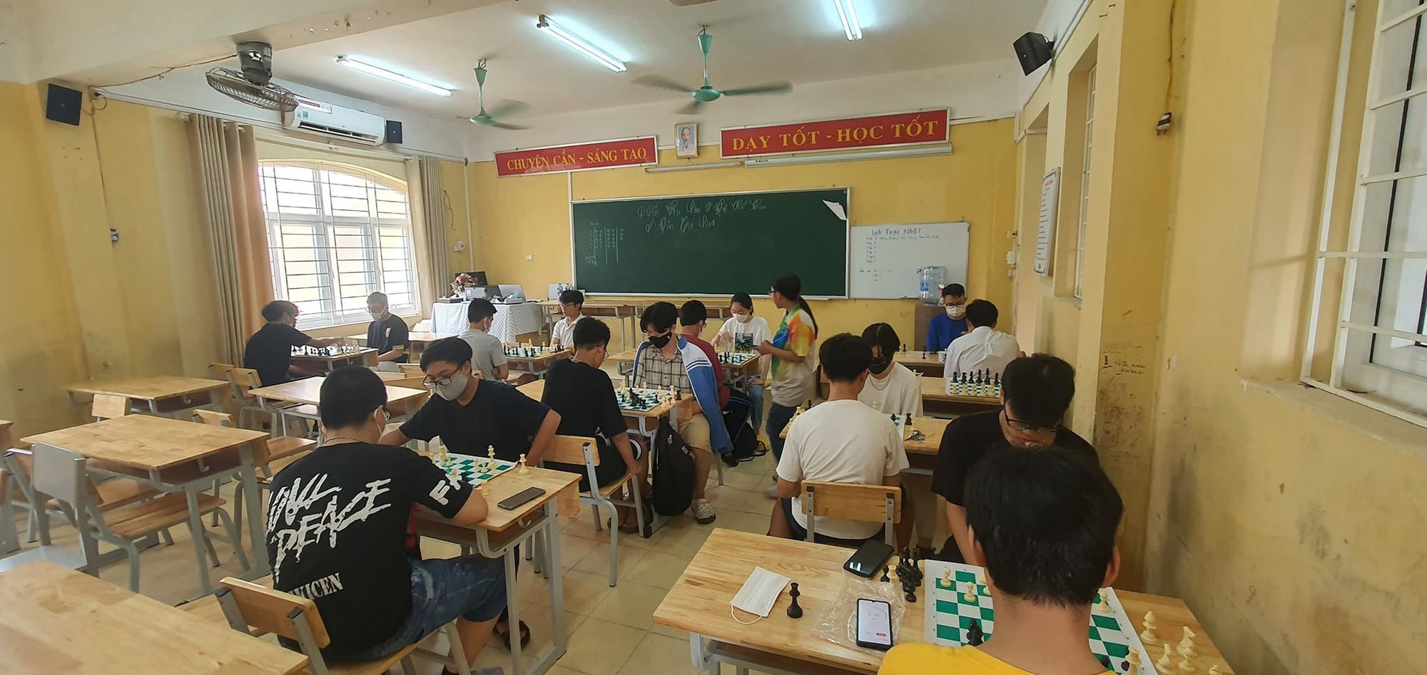 lớp học trường thpt cầu giấy