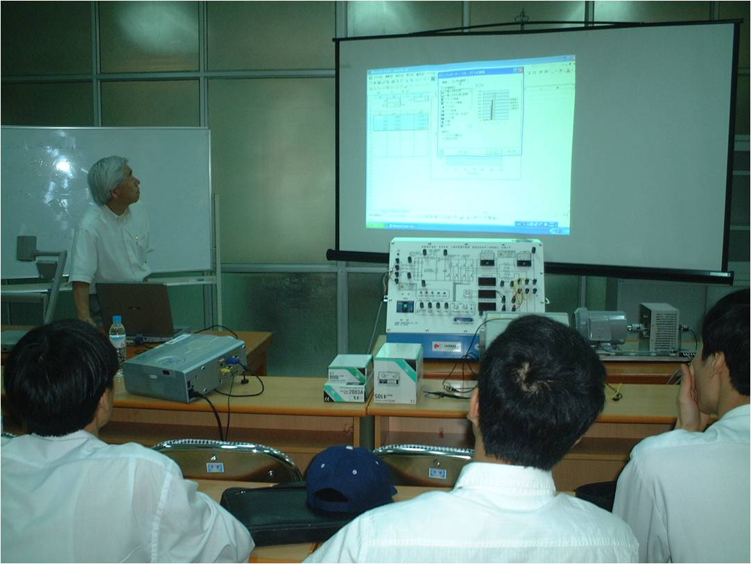 hệ thống m&aacute;y m&oacute;c của nh&agrave; trường