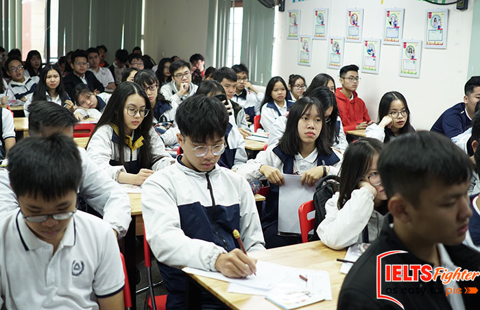 Thi thử IELTS tại trường Lương Thế Vinh
