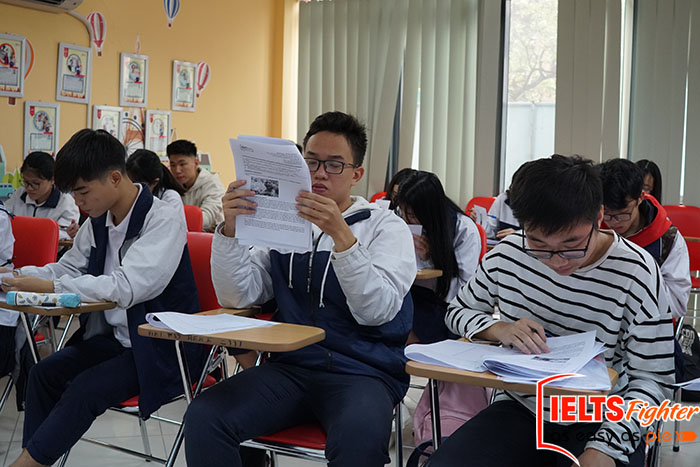 Thi thử IELTS tại trường Lương Thế Vinh