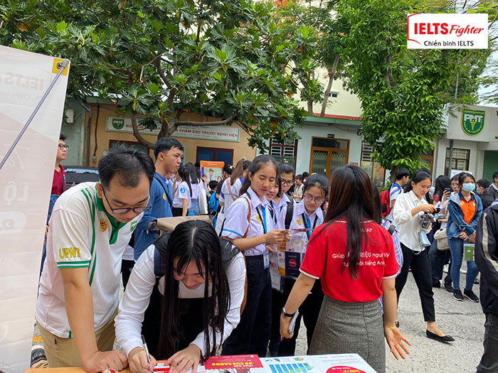 [HCM] - IELTS Fighter đồng hành cùng chương trình English Camp 2020