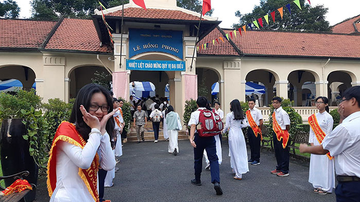 Top 12 trường THPT tốt nhất TP. Hồ Ch&iacute; Minh - THPT Chuy&ecirc;n L&ecirc; Hồng Phong