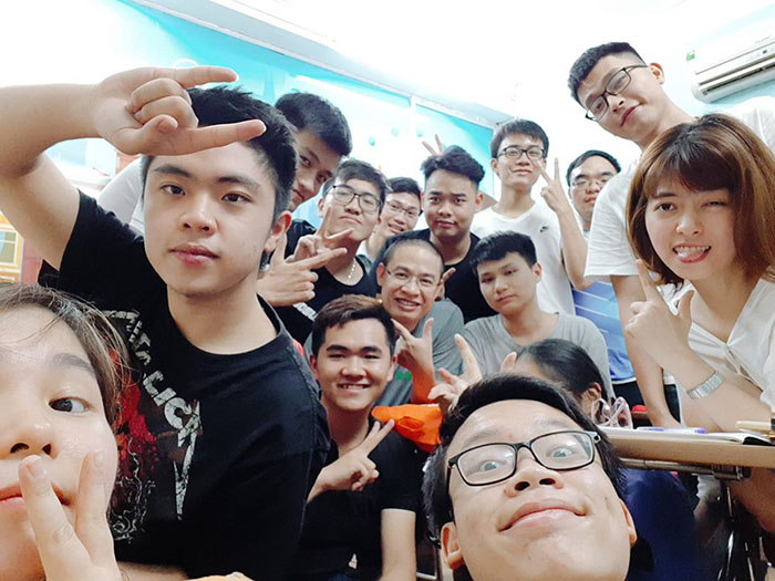 tổng kết cuộc thi ảnh IELTS Fighter here and there 19