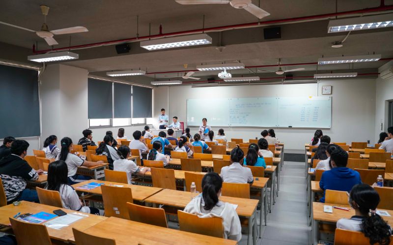 Lớp học tại ĐH Văn Lang