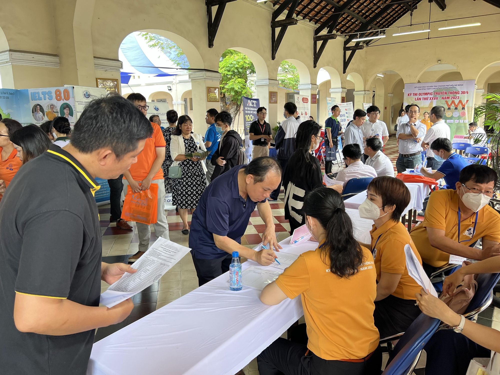 chương tr&igrave;nh tuyển sinh của trường