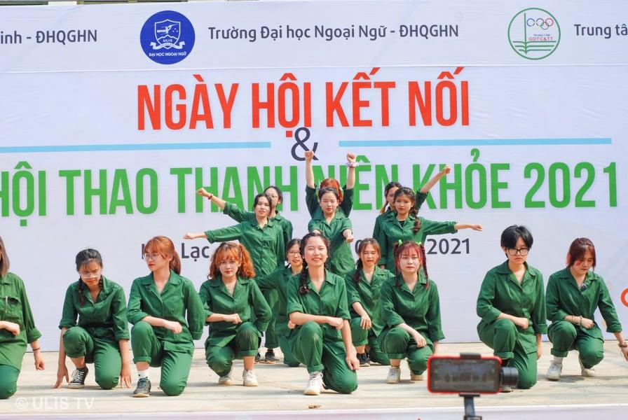 sinh vi&ecirc;n Đại học Ngoại Ngữ
