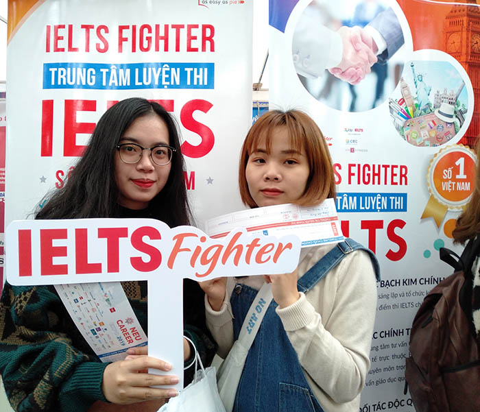 Tư vấn ngày hội việc làm tại KTQD - IELTS Fighter 6