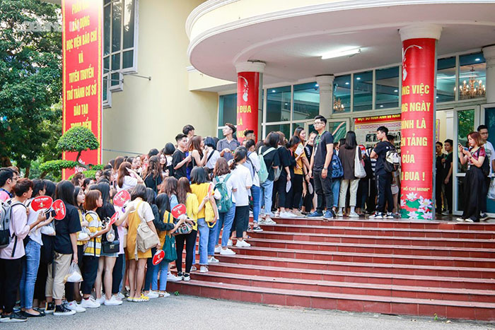 IELTS Fighter tài trợ vàng đón tân sinh viên Học viện Báo chí tuyên truyền 7