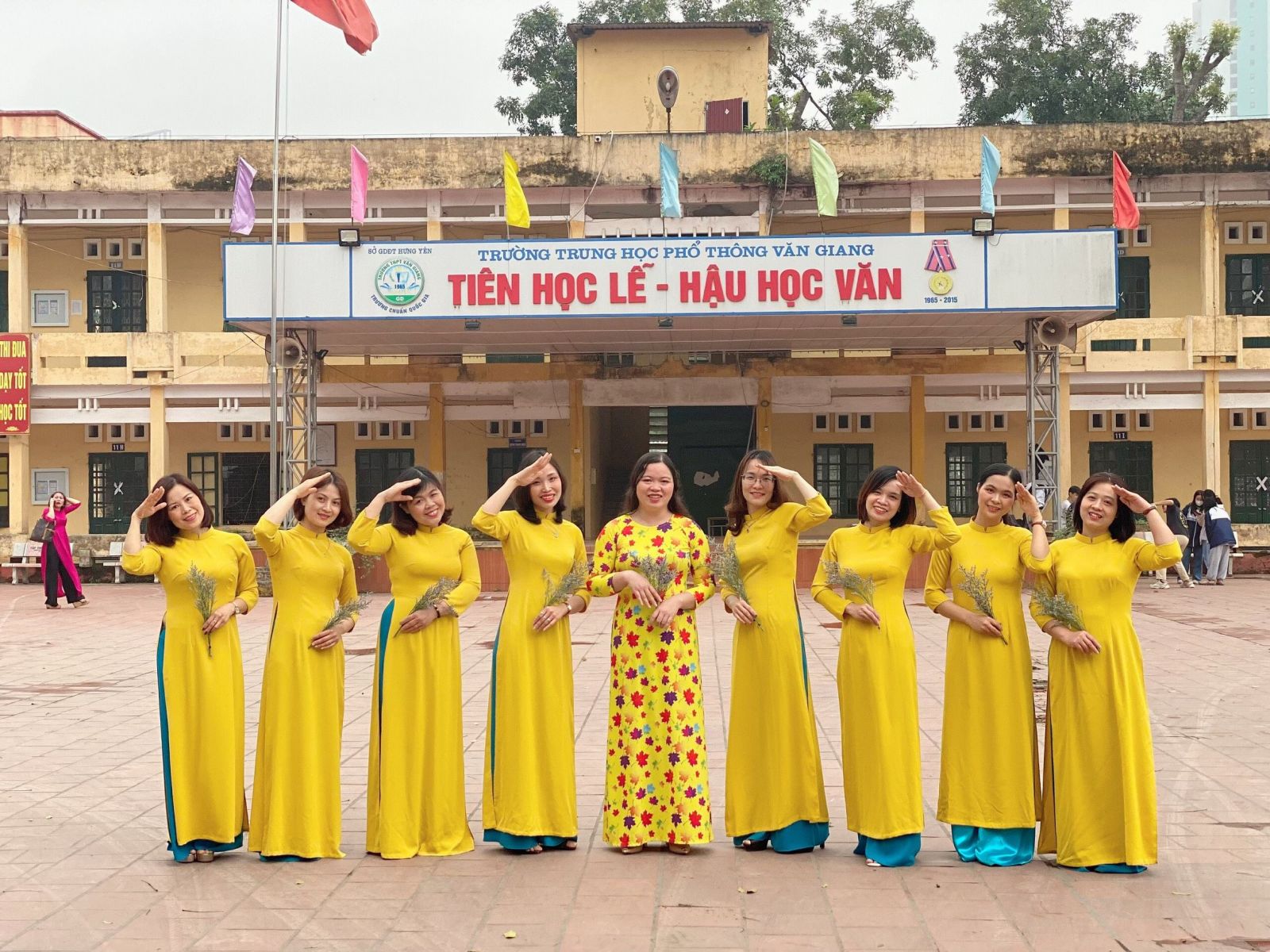 C&aacute;c gi&aacute;o vi&ecirc;n đạt th&agrave;nh t&iacute;ch cao trong nh&agrave; trường