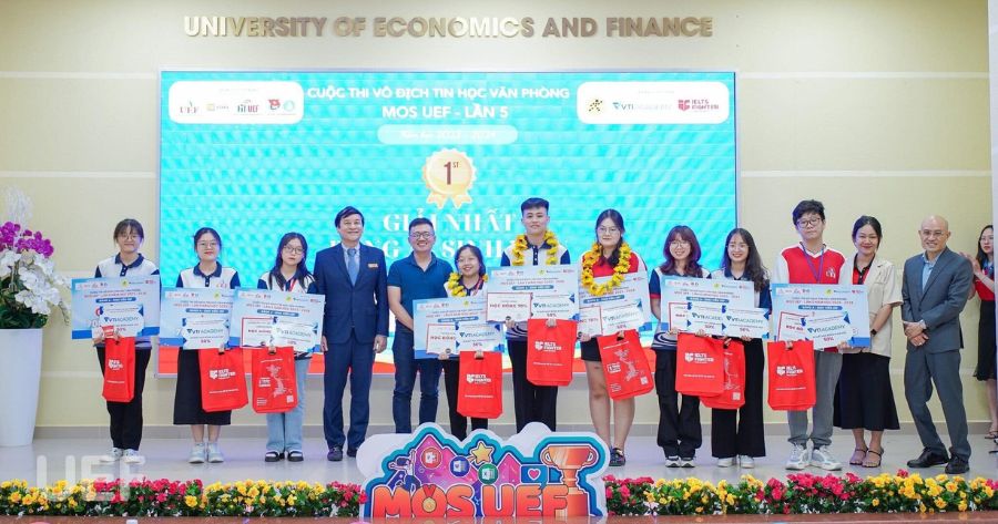 IELTS Fighter ch&agrave;o xu&acirc;n rộn r&agrave;ng c&ugrave;ng học sinh, sinh vi&ecirc;n tại c&aacute;c sự kiện s&ocirc;i nổi