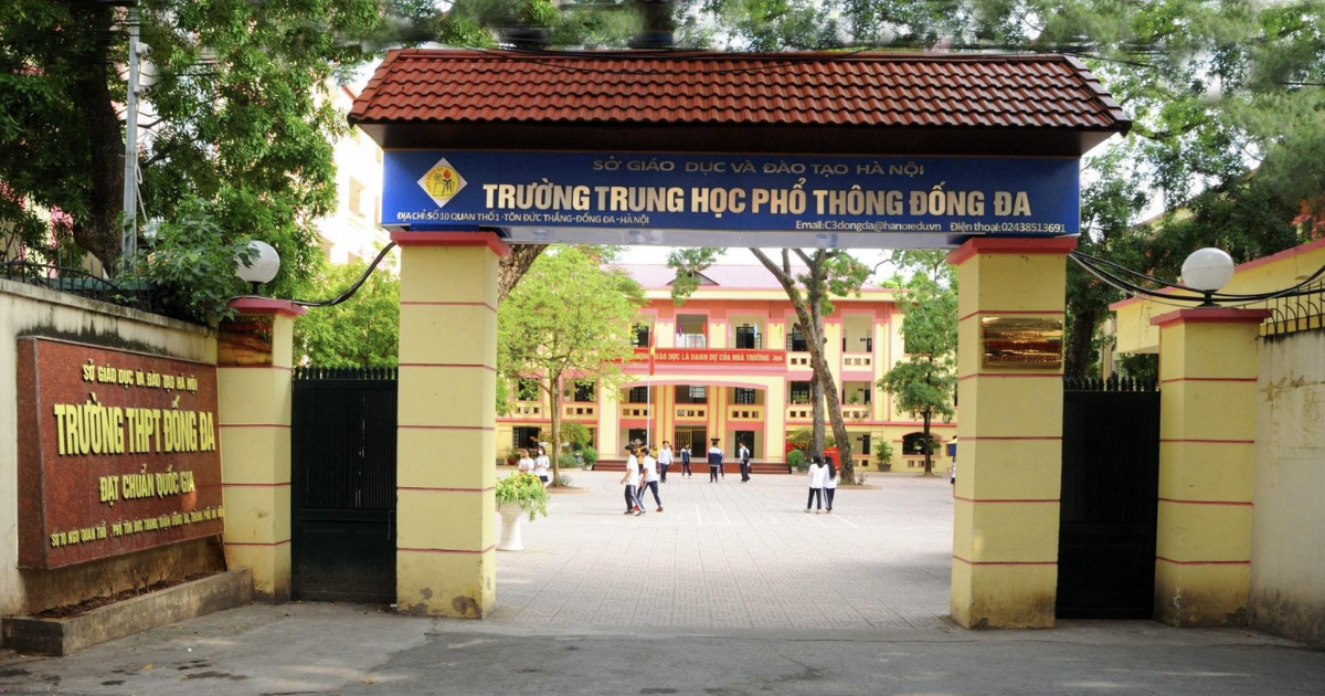 cổng trường THPT Đống Đa