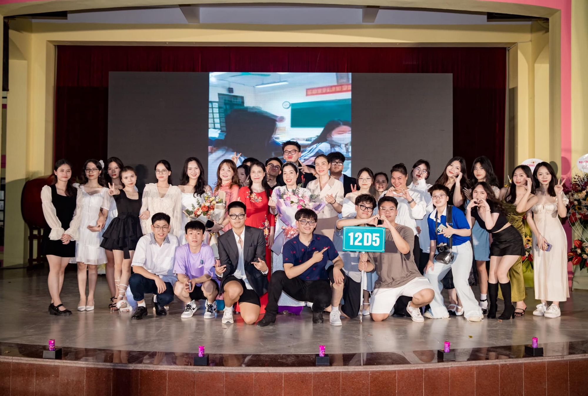 hoạt động ngoại kh&oacute;a THPT Đống Đa - 3