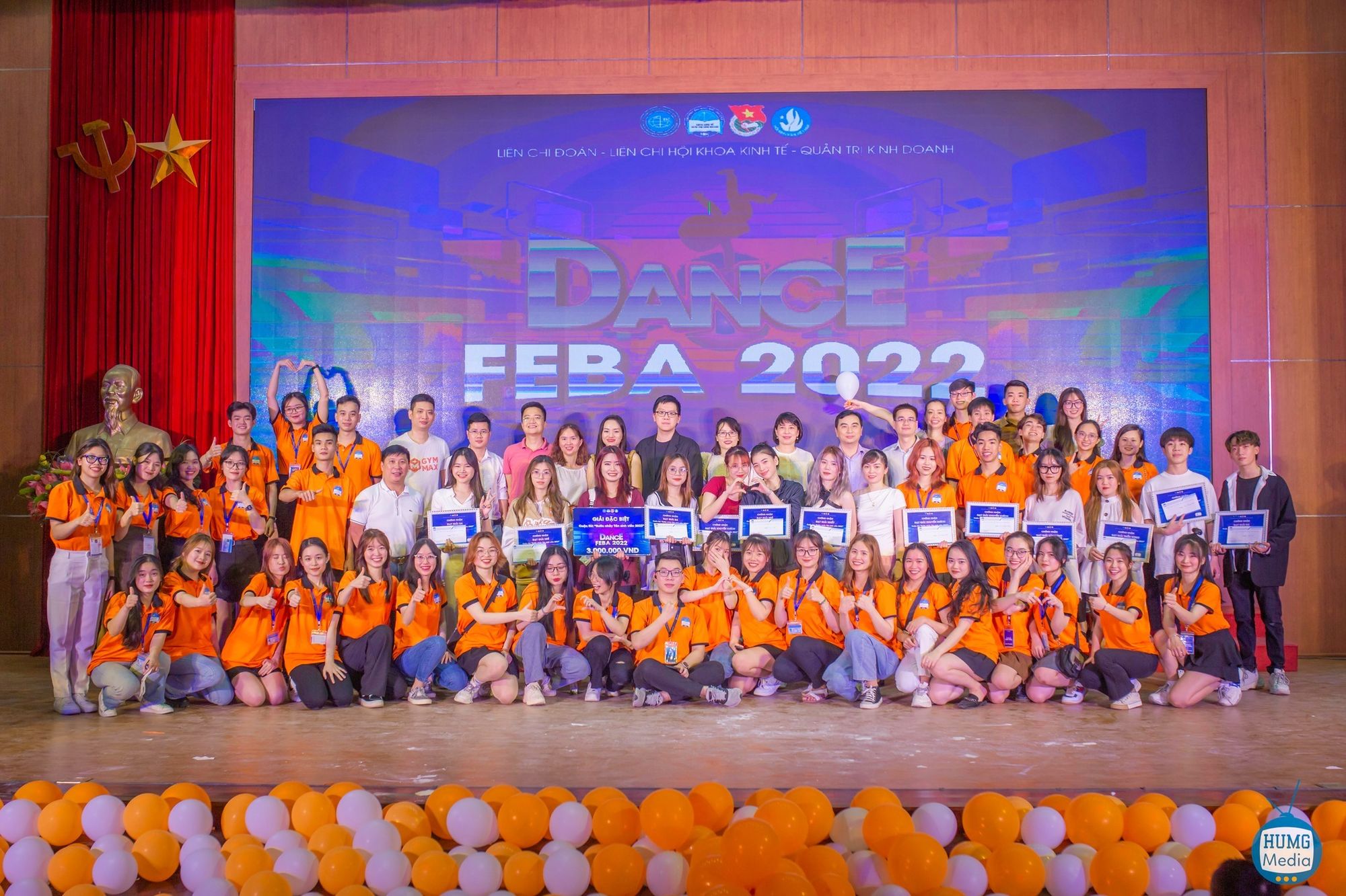 sinh vi&ecirc;n mỏ địa chất