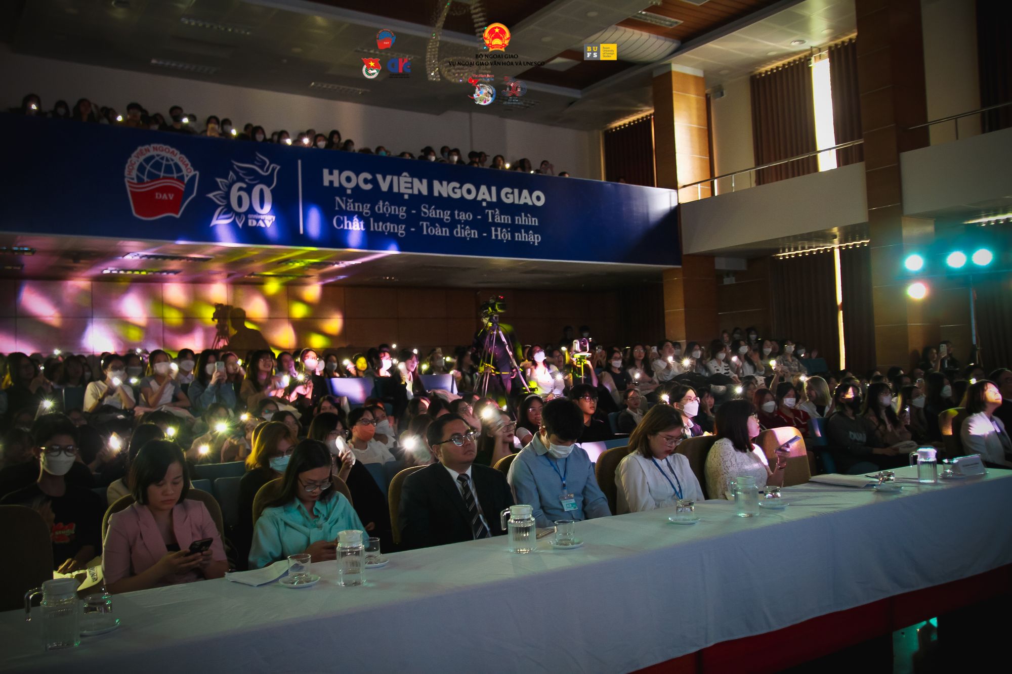 hoạt động ngoại kho&aacute; DAV