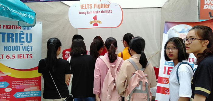 IELTS Fighter đồng hành FTU'S Clubday đại học Ngoại Thương 11
