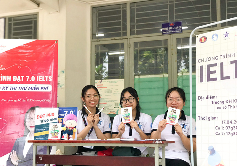 Hơn 150 sinh viên Đại học Khoa học xã hội và nhân văn tham gia kì thi thử IELTS