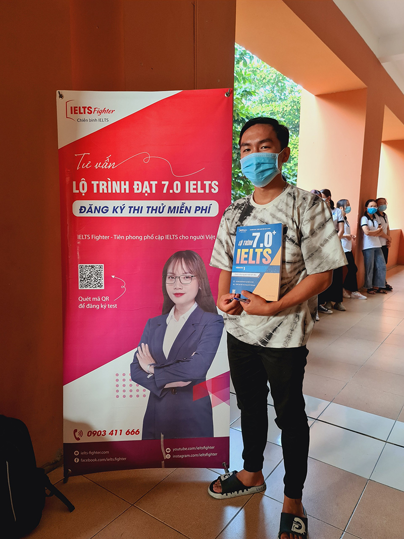 Hơn 150 sinh viên Đại học Khoa học xã hội và nhân văn tham gia kì thi thử IELTS