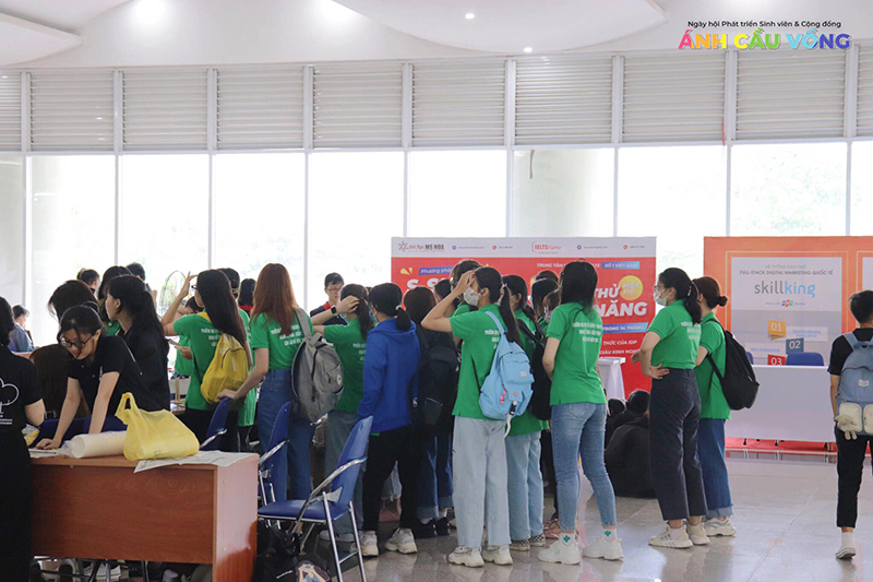 IELTS Fighter đồng hành cùng ngày hội Ánh Cầu Vồng