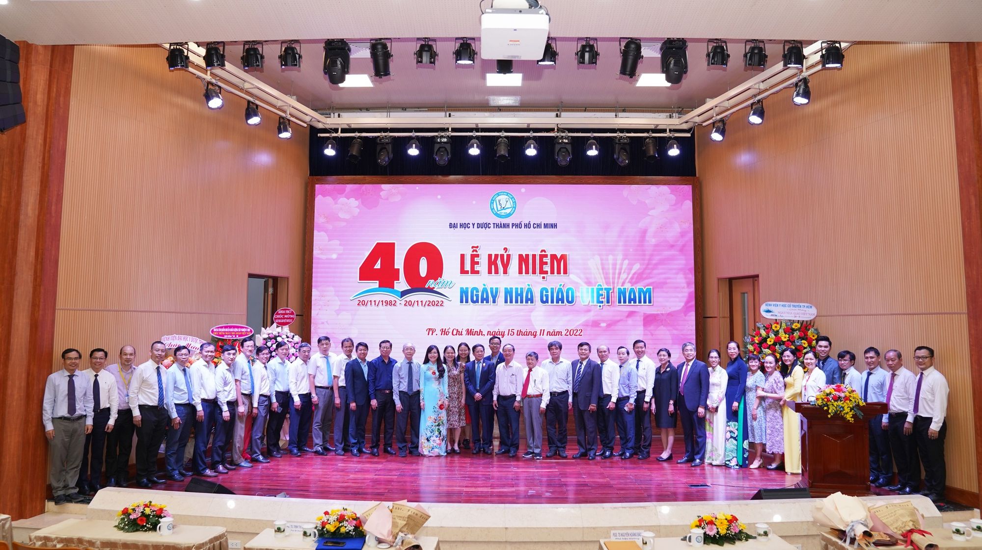 thầy c&ocirc; đại học Y Dược TP.HCM