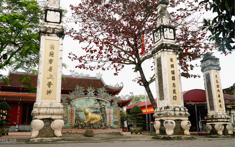 đền thờ &ocirc;ng Mười