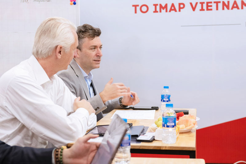 IELTS Fighter hợp t&aacute;c NXB Mỹ National Geographic Learning - 2