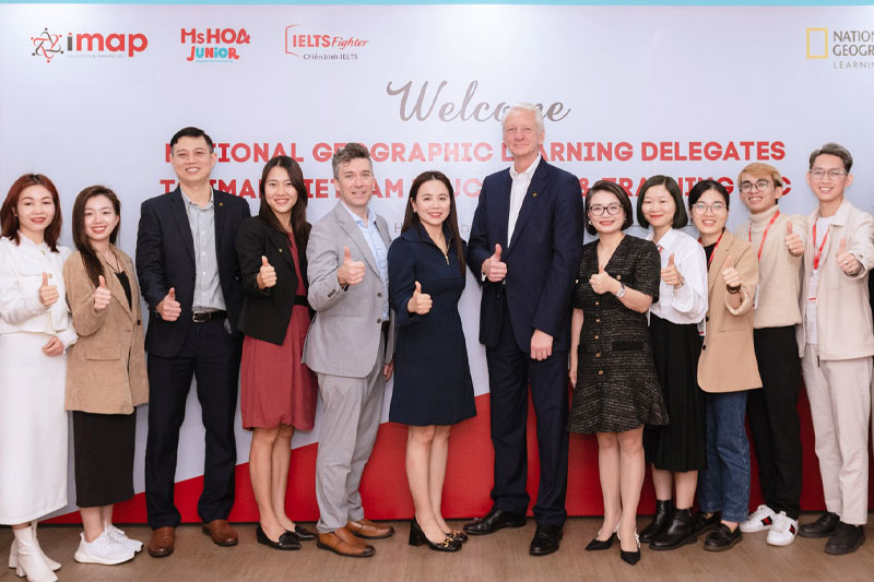 IELTS Fighter hợp t&aacute;c NXB Mỹ National Geographic Learning - 4