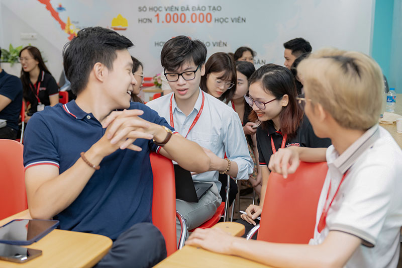 IELTS Fighter hợp t&aacute;c NXB Mỹ National Geographic Learning - 8