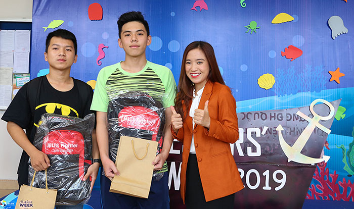 IELTS Fighter tài trợ chương trinh tân sinh viên Freshers’ Week 2019 2