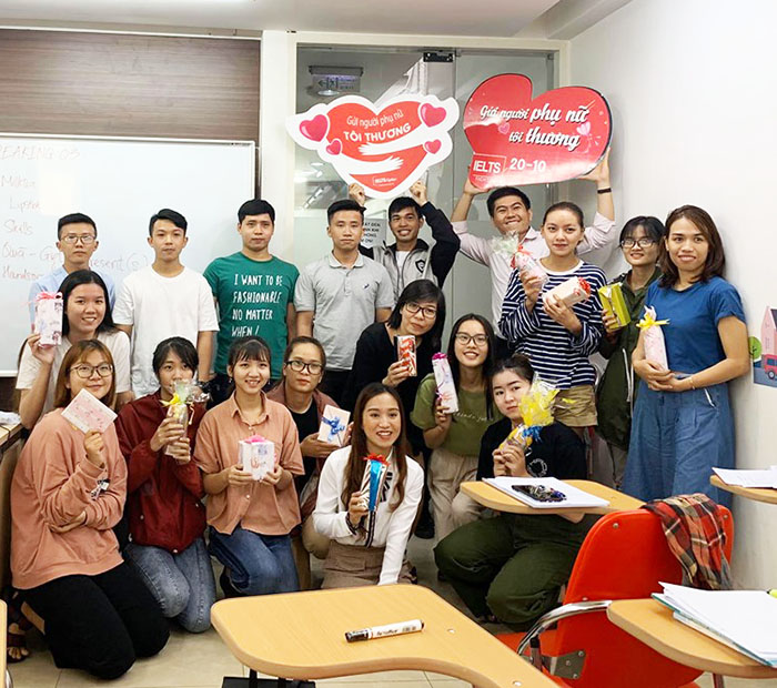 IELTS Fighter - Lan tỏa yêu thương chúc mừng ngày Phụ nữ Việt Nam 20/10 - 7