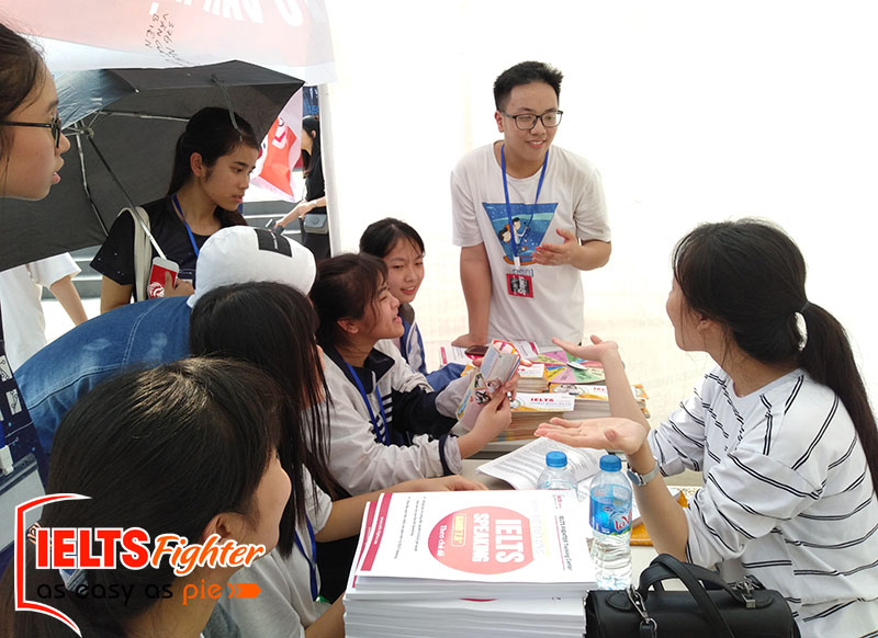 IELTS Fighter đồng hành tài trợ hội chợ khoa học Scienceverse - THPT Nguyễn Gia Thiều 6